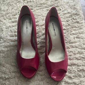 Bandolino Fuchsia Peep Toe Pumps